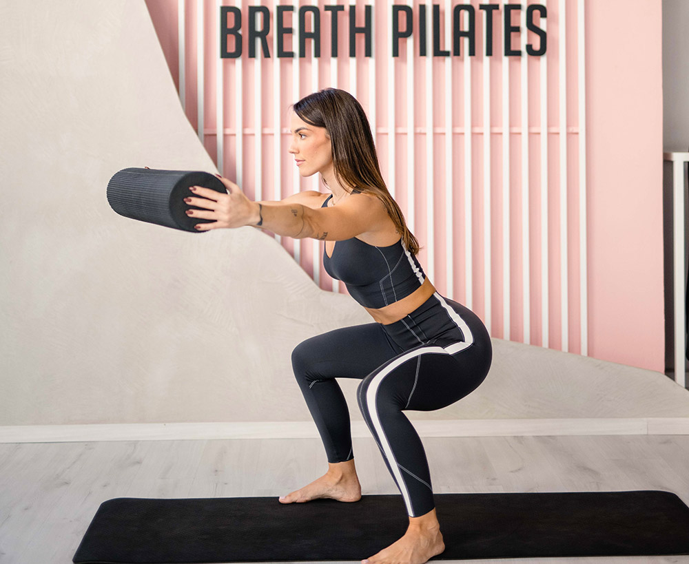 Total body workout: 5 αποτελεσματικές ασκήσεις μόνο με ένα foam roller